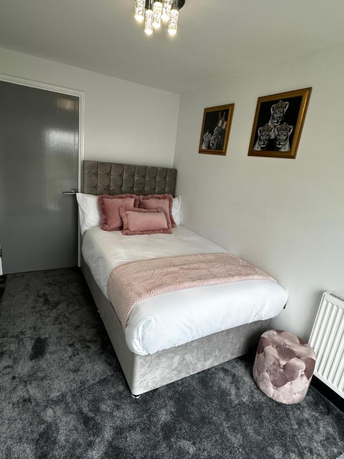 Two Bed Apartment With Balcony Slough,Windsor,Legoland מראה חיצוני תמונה